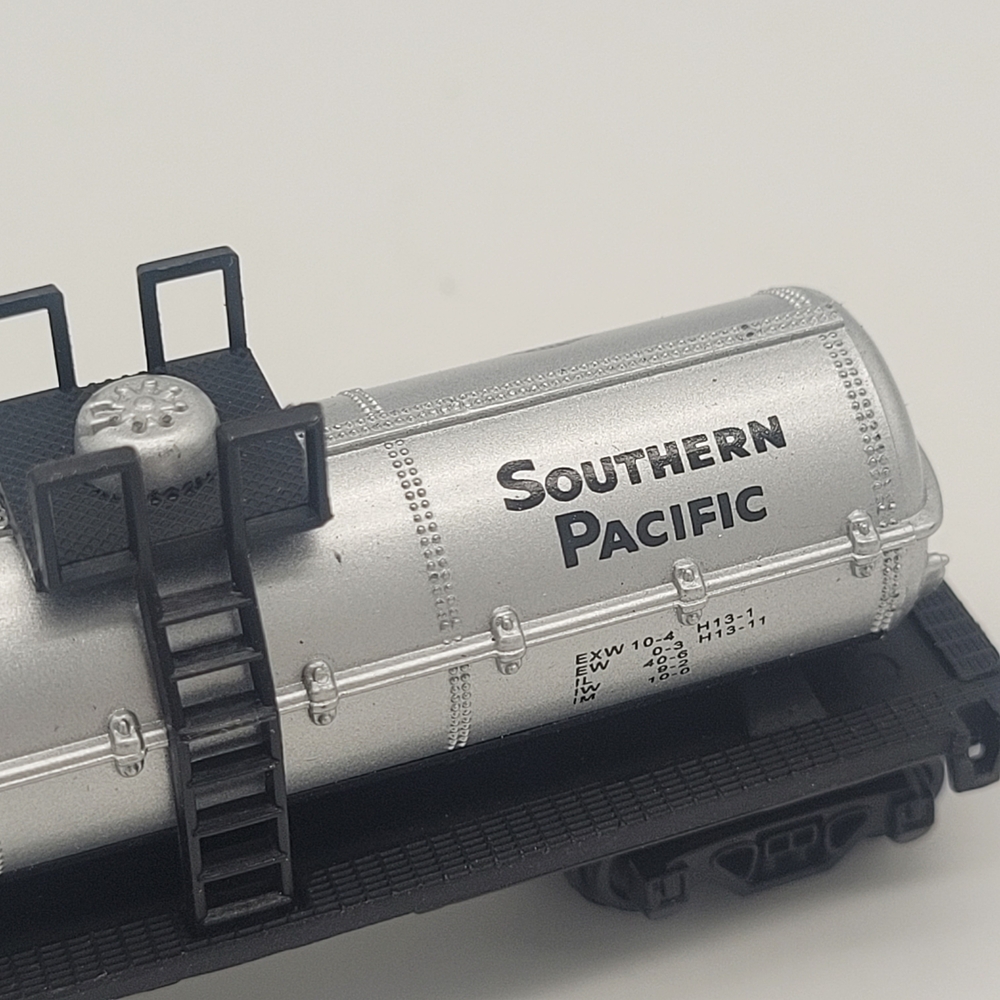 Southern Pacific Tank Car Model - Picture 3 of 9